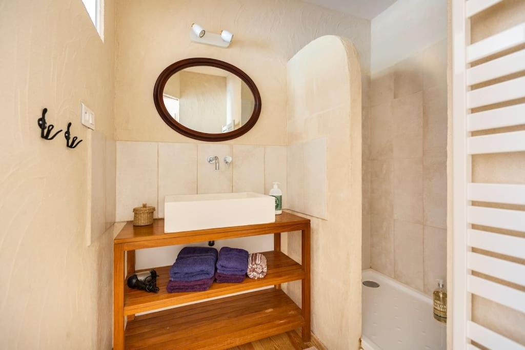 Chambre Double Cosy - Gite De La Louve Fougax-et-Barrineuf Dış mekan fotoğraf